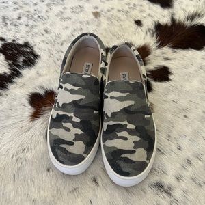 Steve Madden Camo Shoes